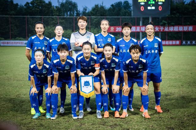 热刺右路起球，丹索抢点破门，热刺3-0